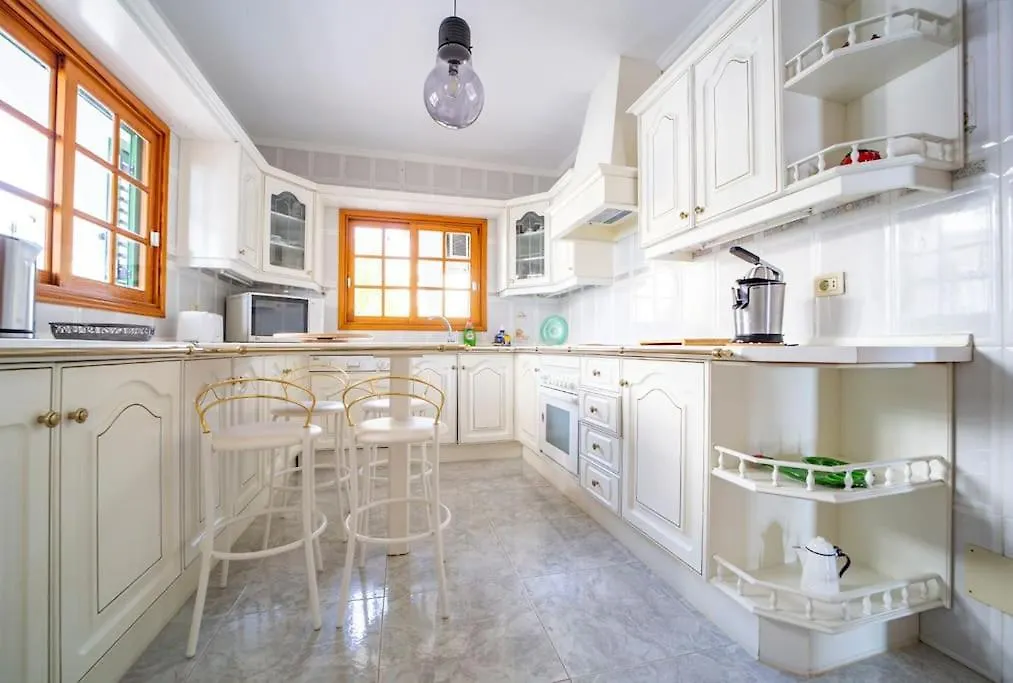 Villa Teram Alajero