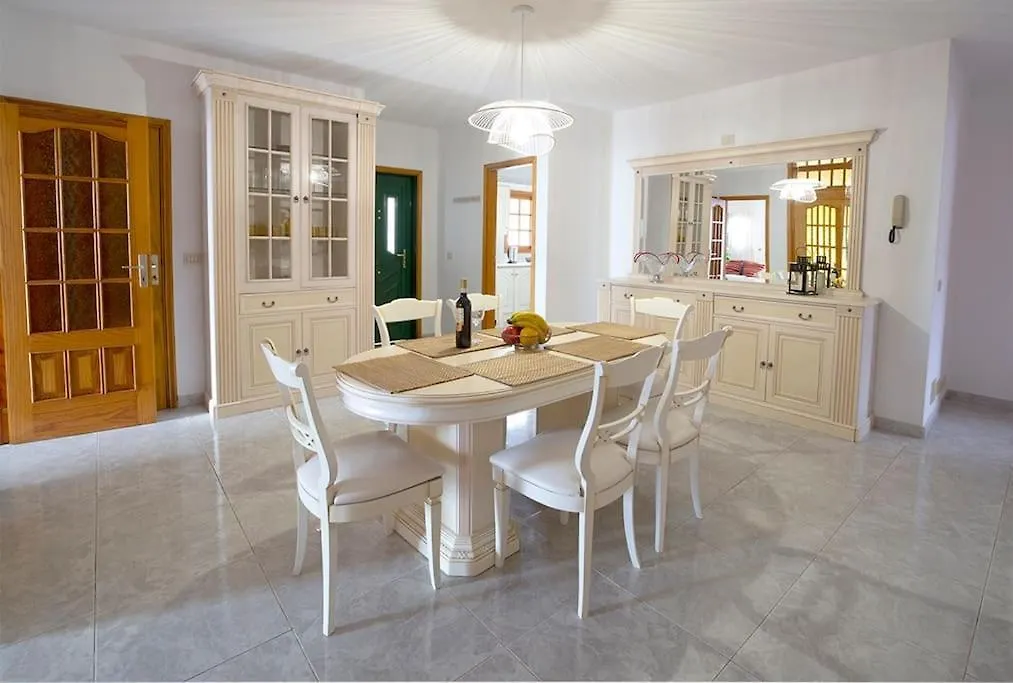 Villa Teram Alajero 0*,