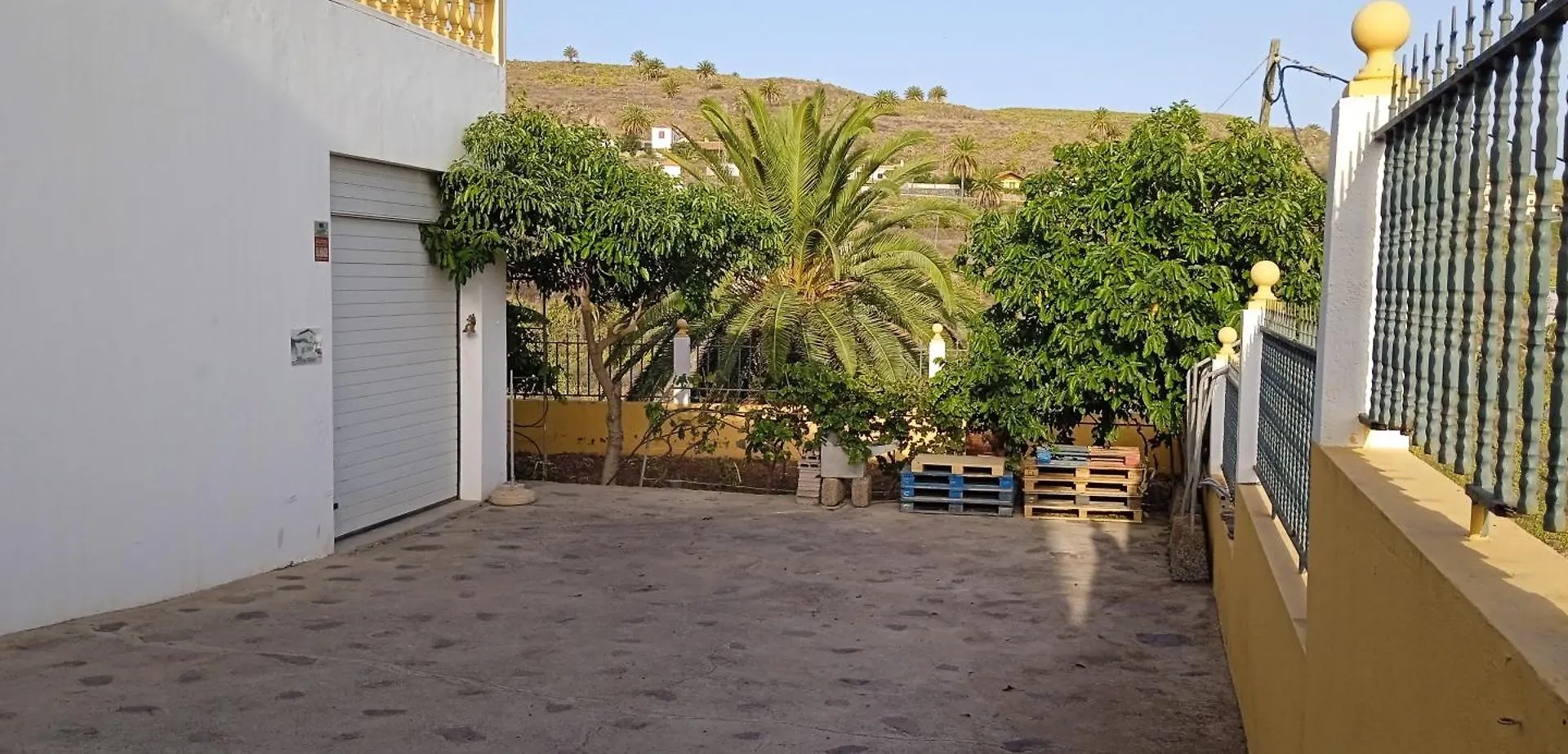 Villa Teram contacts